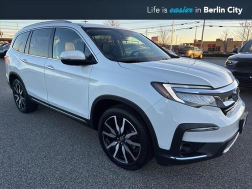 2022 Honda Pilot Touring 8-Passenger