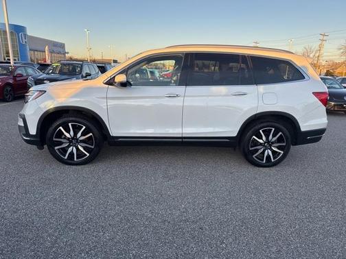 2022 Honda Pilot Touring 8-Passenger