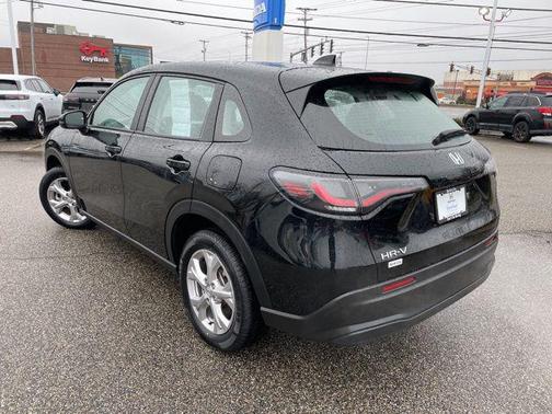 Crystal Black Pearl 2023 Honda HR-V LX
