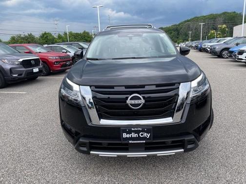 2024 Nissan Pathfinder SL 4WD
