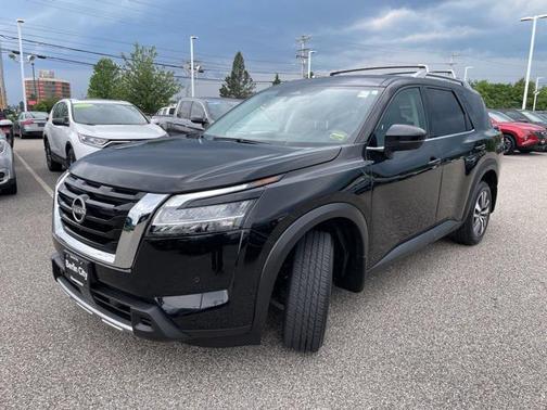 2024 Nissan Pathfinder SL 4WD