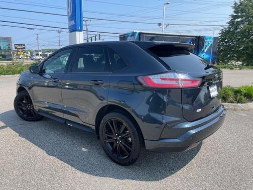 2022 Ford Edge ST Line