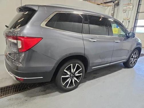 2022 Honda Pilot Touring 8-Passenger