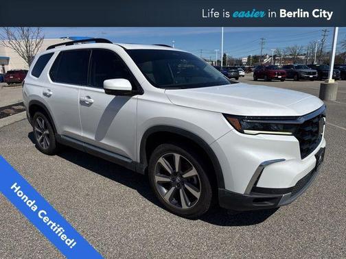 Platinum White Pearl 2023 Honda Pilot AWD Elite