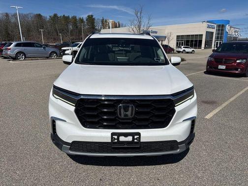 Platinum White Pearl 2023 Honda Pilot AWD Elite