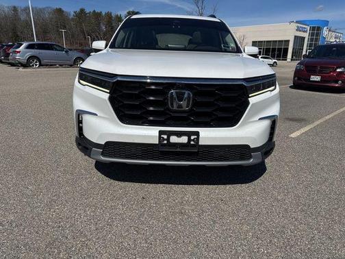 Platinum White Pearl 2023 Honda Pilot AWD Elite