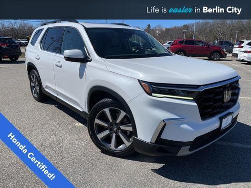 Platinum White Pearl 2023 Honda Pilot AWD Elite