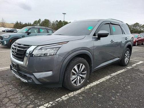 2022 Nissan Pathfinder SL 4WD