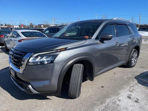 2022 Nissan Pathfinder SL 4WD