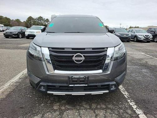 2022 Nissan Pathfinder SL 4WD