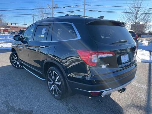 2022 Honda Pilot Touring 8-Passenger