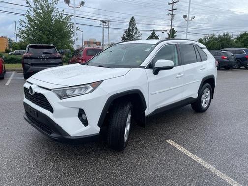 2020 Toyota RAV4 XLE