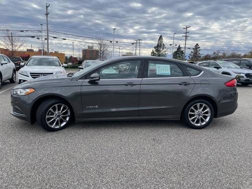 2017 Ford Fusion Hybrid SE