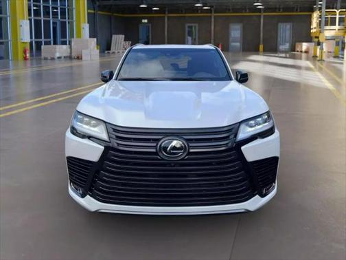 2022 Lexus LX 600 Premium