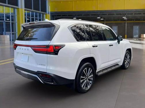 2022 Lexus LX 600 Premium