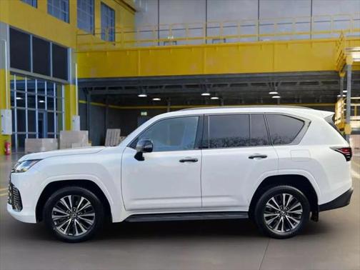 2022 Lexus LX 600 Premium