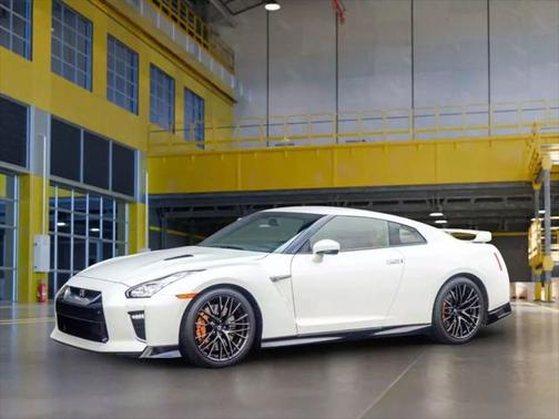 2021 Nissan GT-R Premium Dual-clutch 6-Speed Transmission