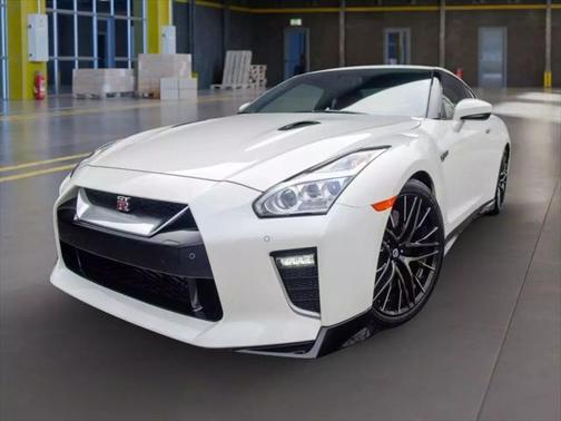 2021 Nissan GT-R Premium Dual-clutch 6-Speed Transmission