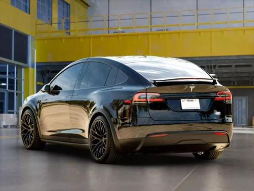 2022 Tesla Model X Plaid Tri Motor All-Wheel Drive
