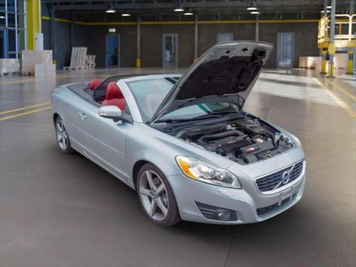 2011 Volvo C70 T5