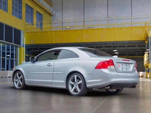 2011 Volvo C70 T5