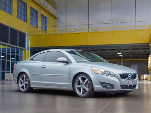 2011 Volvo C70 T5