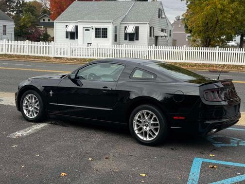 2013 Ford Mustang V6 Premium