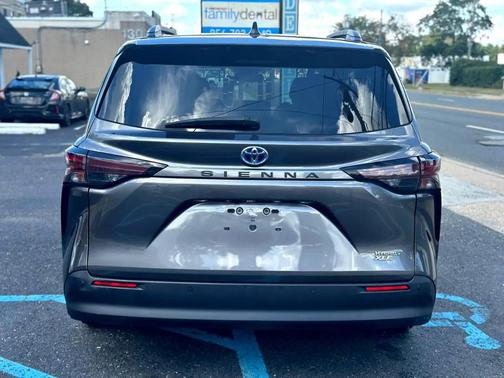 2023 Toyota Sienna XLE 7 Passenger