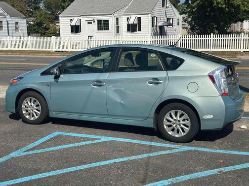 2014 Toyota Prius Plug-in Advanced
