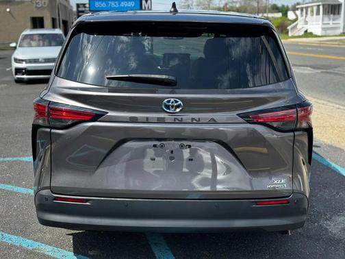 2021 Toyota Sienna XLE 7 Passenger