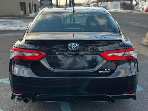 2019 Toyota Camry Hybrid SE