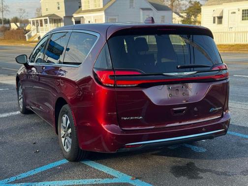 2022 Chrysler Pacifica Hybrid Touring L