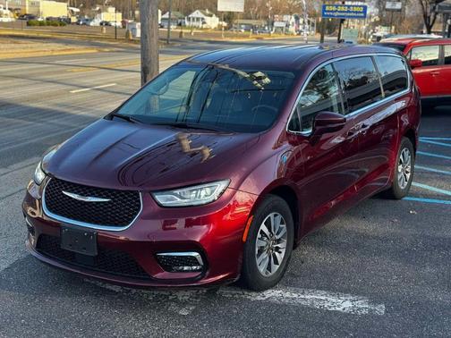 2022 Chrysler Pacifica Hybrid Touring L