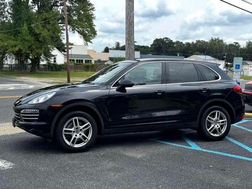 2014 Porsche Cayenne Platinum Edition