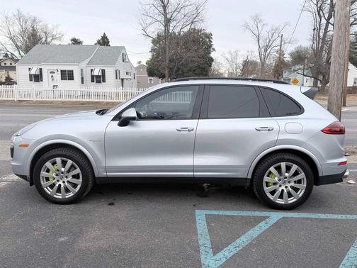 2017 Porsche Cayenne Cayenne S E-Hybrid Platinum Edition