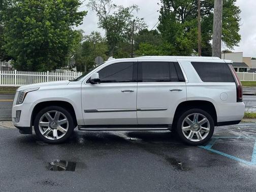 Crystal White Tricoat 2016 Cadillac Escalade Luxury
