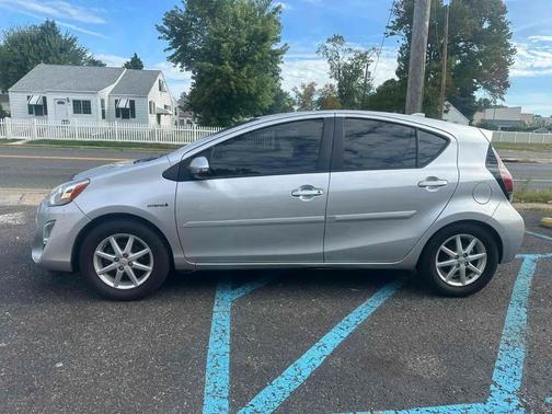 Classic Silver Metallic 2015 Toyota Prius c Three