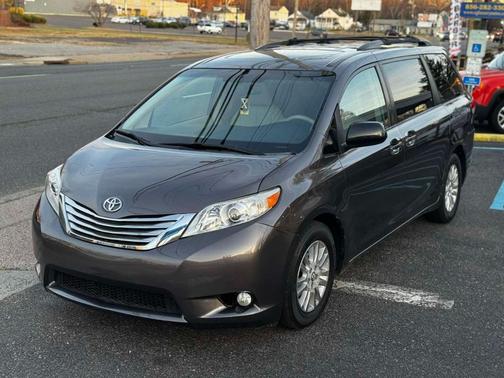 2012 Toyota Sienna XLE