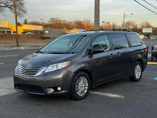 2012 Toyota Sienna XLE