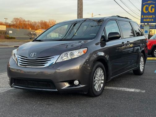 2012 Toyota Sienna XLE