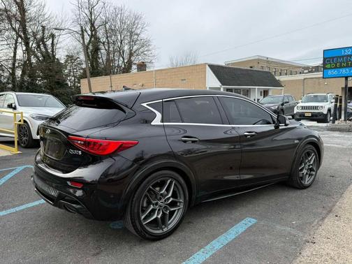 2018 INFINITI QX30 Sport