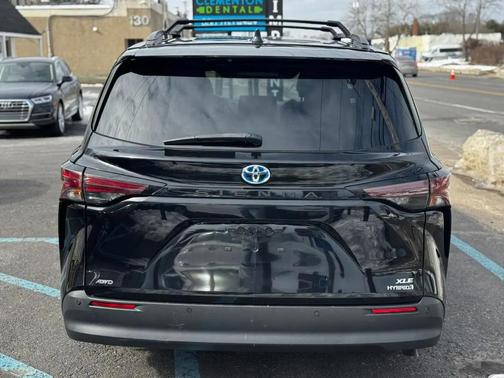 2023 Toyota Sienna XLE