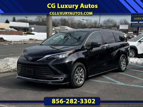 2023 Toyota Sienna XLE