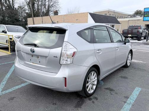 2013 Toyota Prius v Five