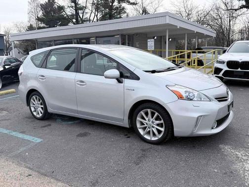 2013 Toyota Prius v Five