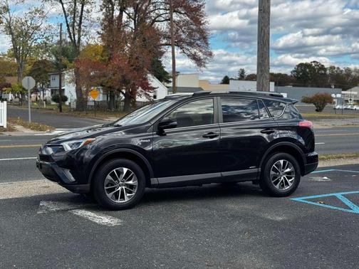 2017 Toyota RAV4 Hybrid LE Plus