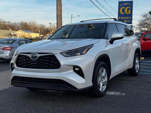 2022 Toyota Highlander Hybrid LE