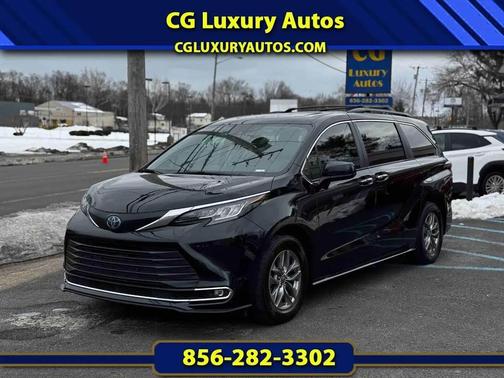 2023 Toyota Sienna XLE