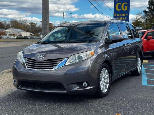 2012 Toyota Sienna XLE