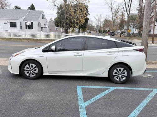 2017 Toyota Prius Four